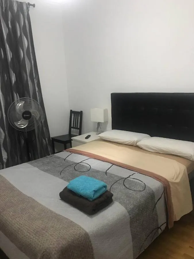 Rooms Arago Barcelona 0*,